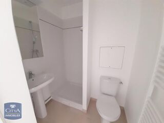  Appartement à louer 4 pièces 83 m²