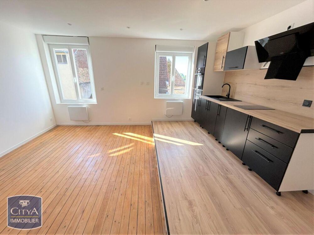 À LOUER : Appartement rénové T2 à Laon, situé au premier....
