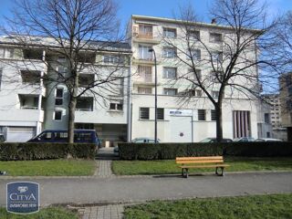  Parking / Garage à louer 15 m²