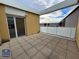  Appartement à louer 3 pièces 82 m²