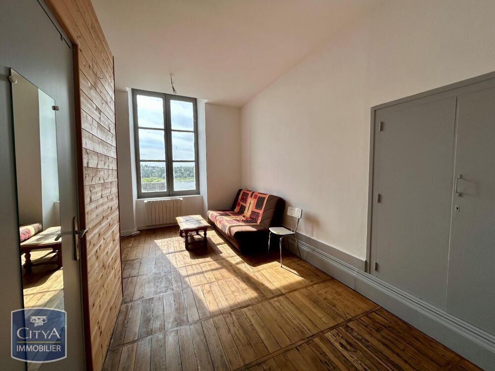 À louer : dans un appartement situé à Blois, dans le dép....
