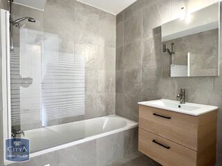  Appartement à louer 2 pièces 47 m²