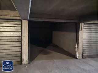  Parking / Garage à louer 