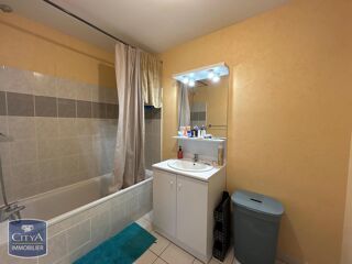  Appartement à louer 3 pièces 56 m²