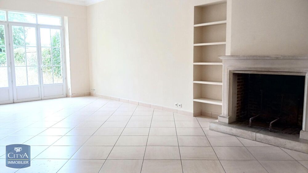 location Maison - 7 pièce(s) - 220 m² La Chaussée-Saint-Victor (41260)