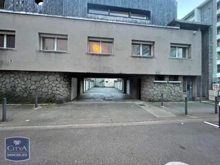  Parking / Garage � louer 