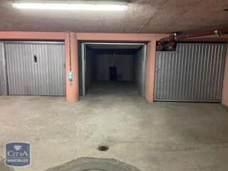  Parking / Garage à louer 