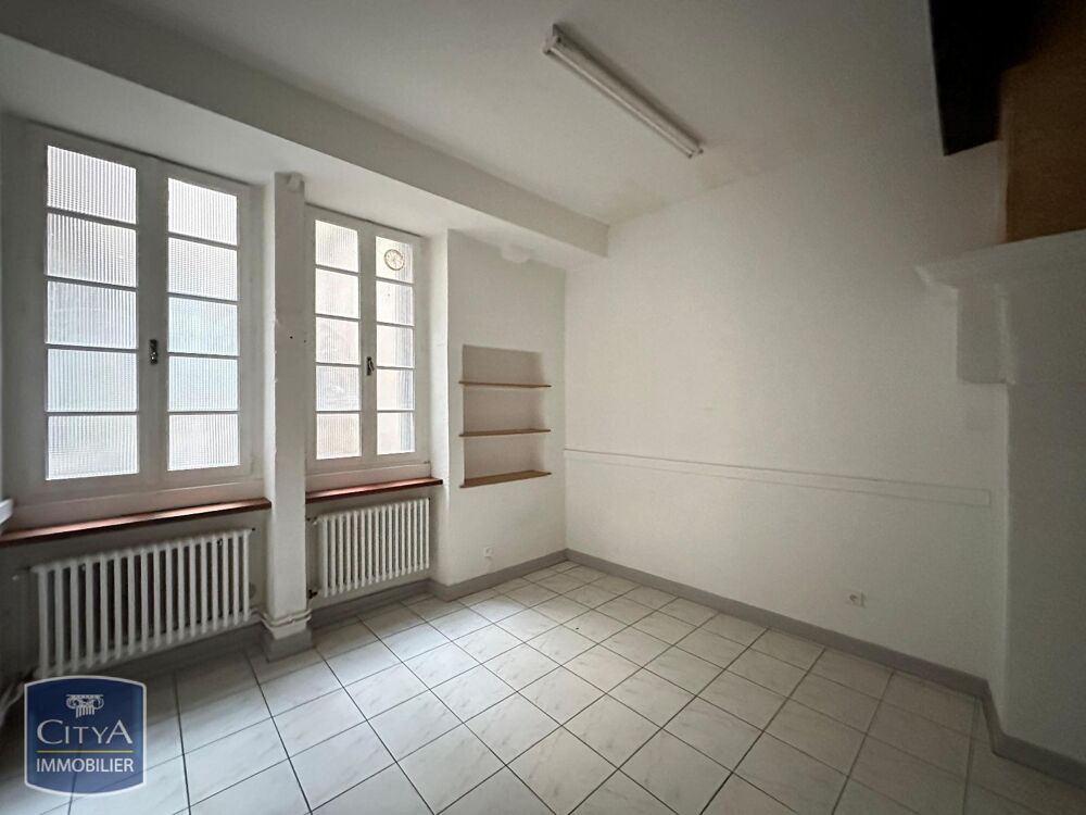 Centre Ville - À LOUER : Découvrez cet appartement T2 id....