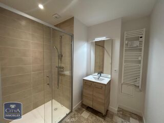  Appartement à louer 3 pièces 63 m²