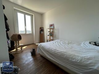  Appartement à louer 4 pièces 84 m²