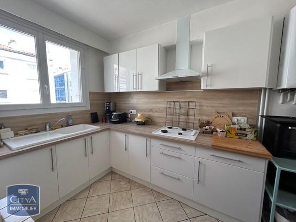 À LOUER A L'ANNEE - Appartement T3 - ROYAN CENTRE-VILLE ....