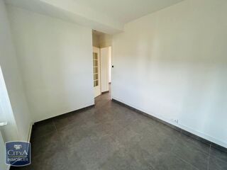  Appartement à louer 3 pièces 75 m²