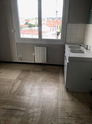  Appartement � louer 4 pi�ces 75 m�