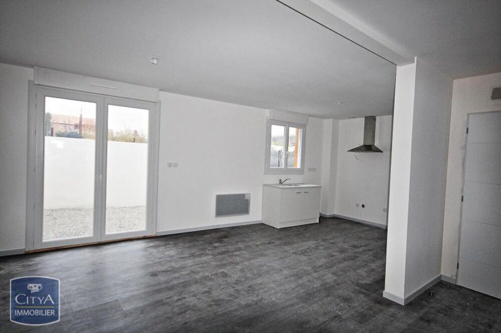 LOCATION - VILLA T4 - VERGEZE - GARAGE - COUR: En locati....