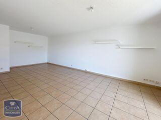  Appartement à louer 3 pièces 75 m²