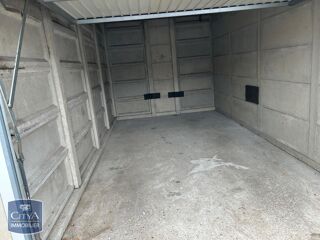  Parking / Garage à louer 12 m²