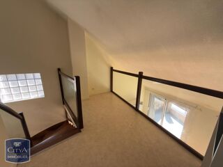  Appartement à louer 3 pièces 104 m²