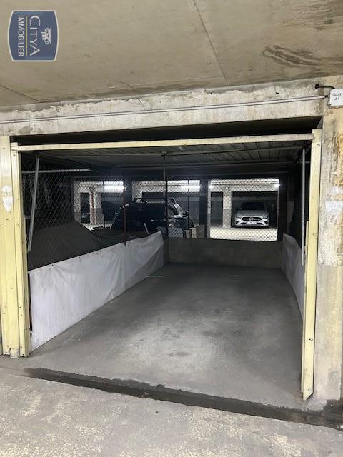  Parking / Garage � louer 