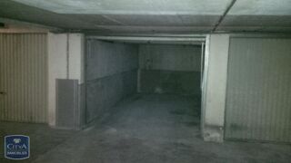  Parking / Garage � louer 