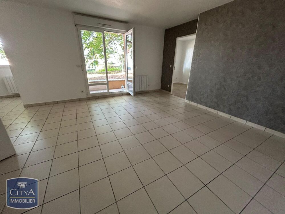 location Appartement - 3 pièce(s) - 56 m² Vierzon (18100)