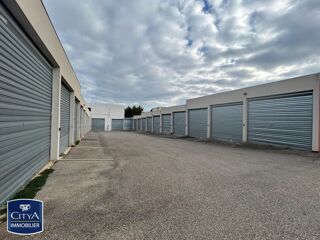  Parking / Garage à louer 