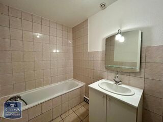  Appartement à louer 3 pièces 65 m²