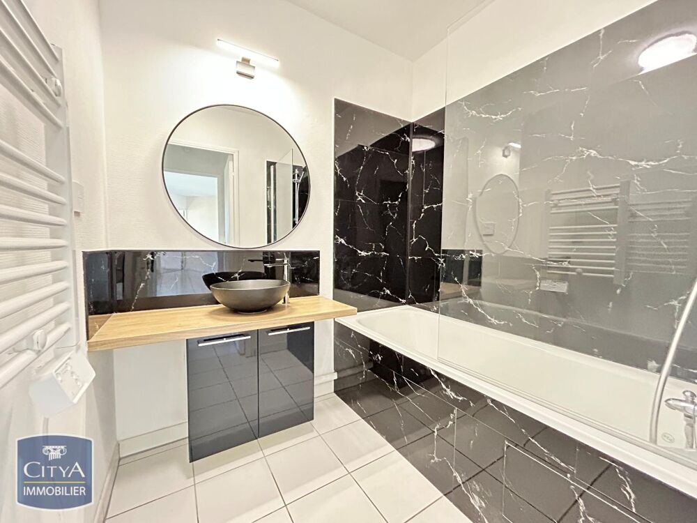 À louer à EXIREUIL : Charmant appartement rénové T2 BIS ....