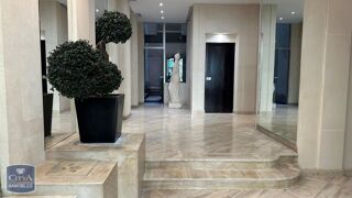  Appartement à louer 4 pièces 136 m²