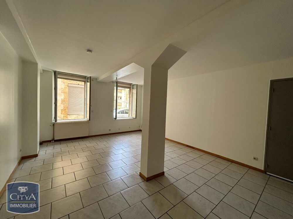 À LOUER : Appartement T3 situé à Sedan, dans le départem....