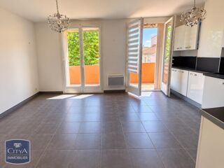  Appartement à louer 2 pièces 52 m² Rognac