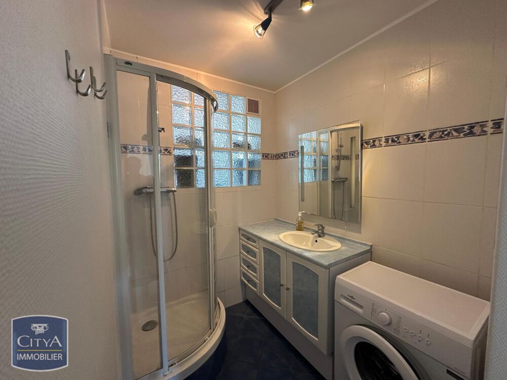 À LOUER : Appartement de type 4P+C meublé de 73 m² - Gre....