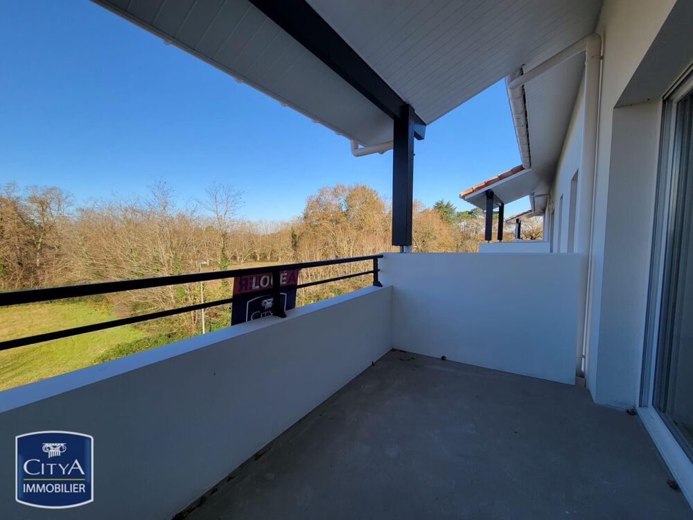 À LOUER : Appartement récent T3 meublé situé à Dax, dans....