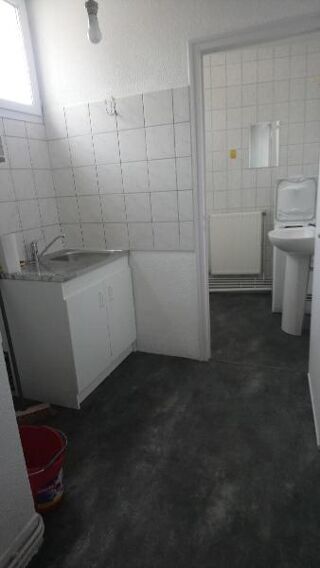  Appartement à louer 3 pièces 76 m²