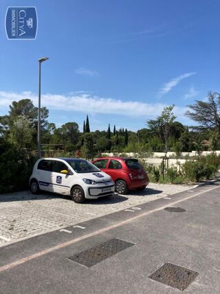  Parking / Garage à louer 