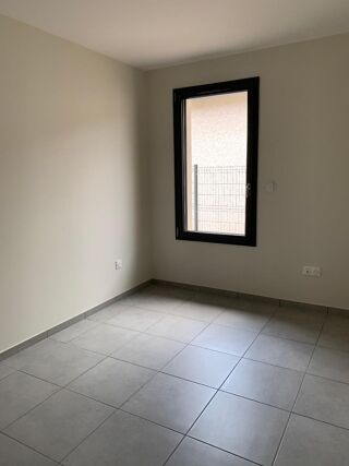  Villa  louer 4 pices 93 m