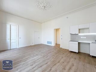  Appartement à louer 2 pièces 55 m²