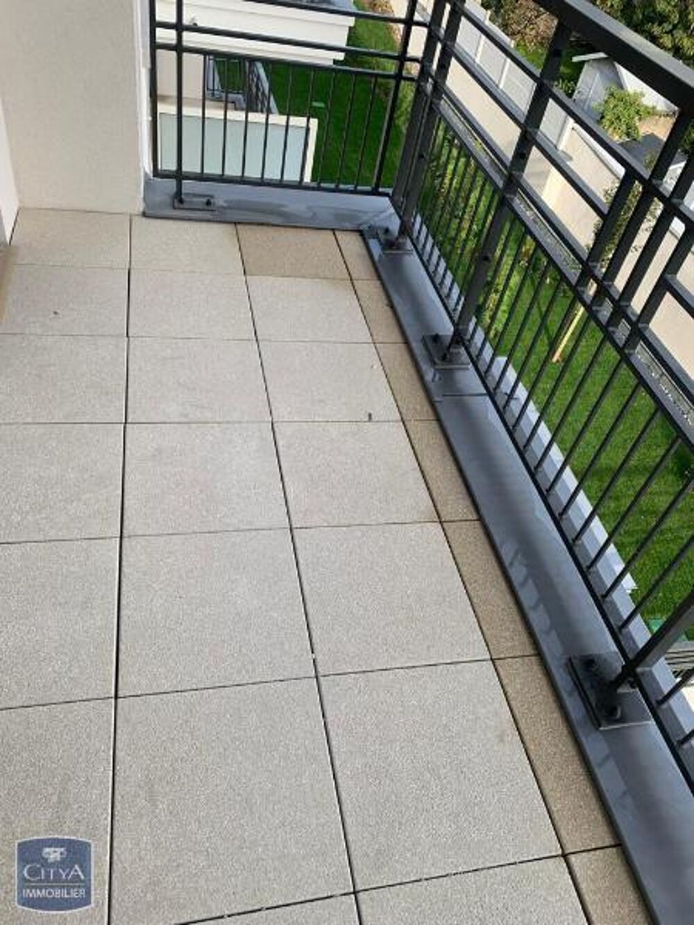 EXCLUSIVITÉ - APPARTEMENT 2 PIÈCES AVEC BALCON ET BOX A ....