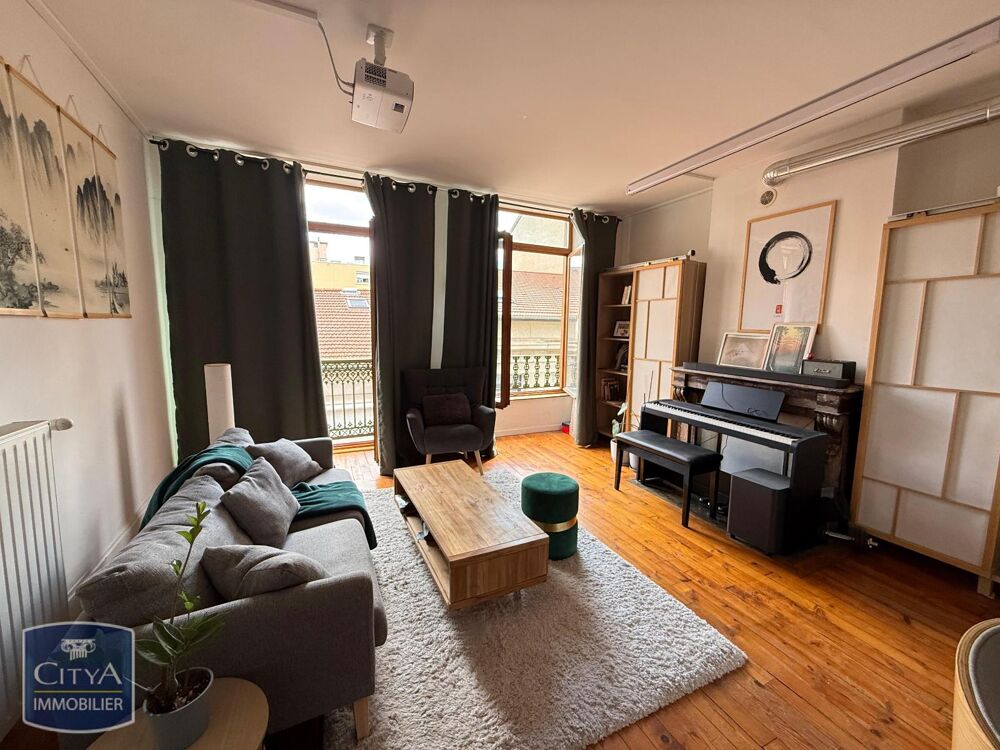 À LOUER Découvrez cet appartement T3 au 3e étage situé à....