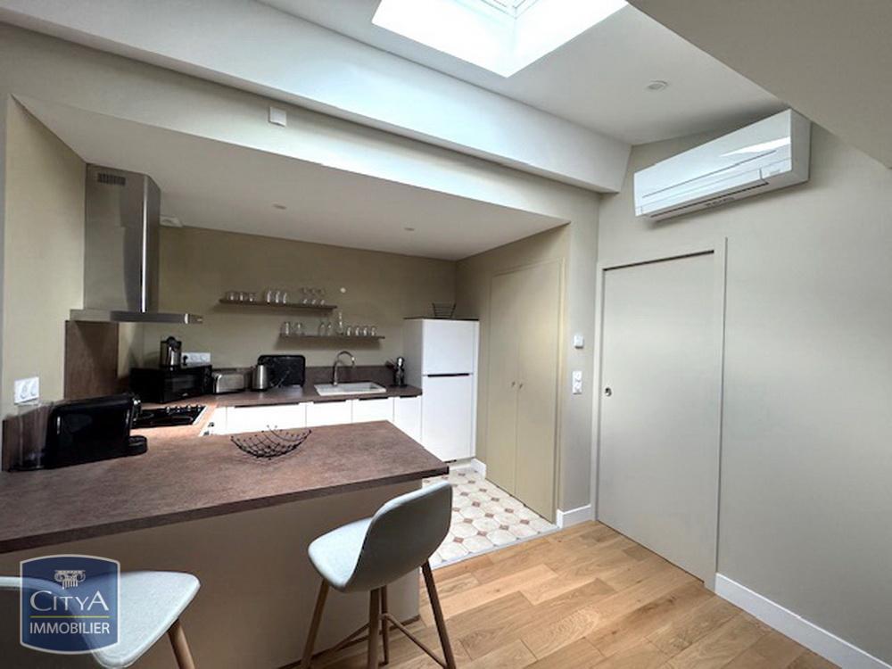 APPARTEMENT MEUBLE ET CLIMATISE A LOUER A CARCASSONNE - ....