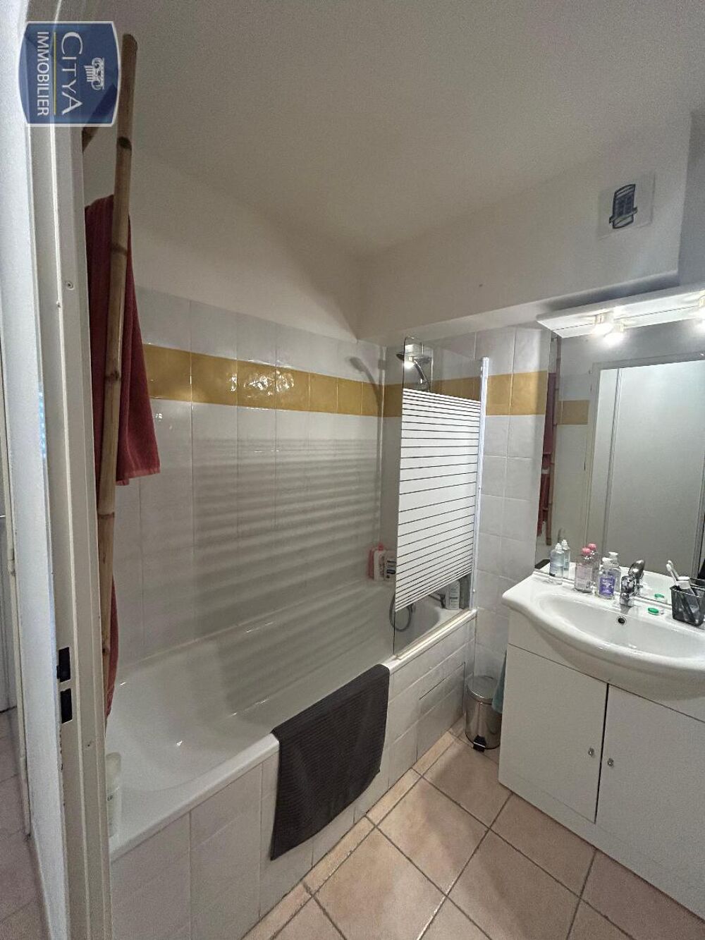 Appartement T3 SAINT PRIVAT DES VIEUX - 2 Places de park....