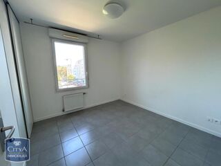  Appartement à louer 4 pièces 84 m²