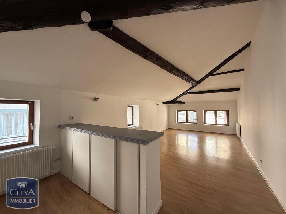 À LOUER : Appartement T3 rafraichit situé en plein coeur ....