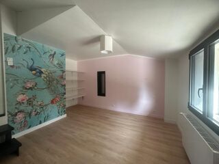 Appartement à louer 5 pièces 130 m²