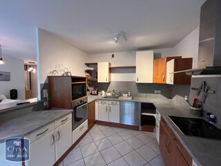  Appartement à louer 4 pièces 90 m²