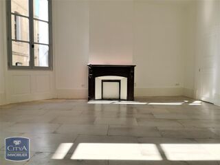  Appartement à louer 4 pièces 126 m²