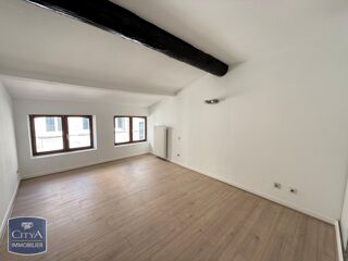  Appartement à louer 3 pièces 80 m²