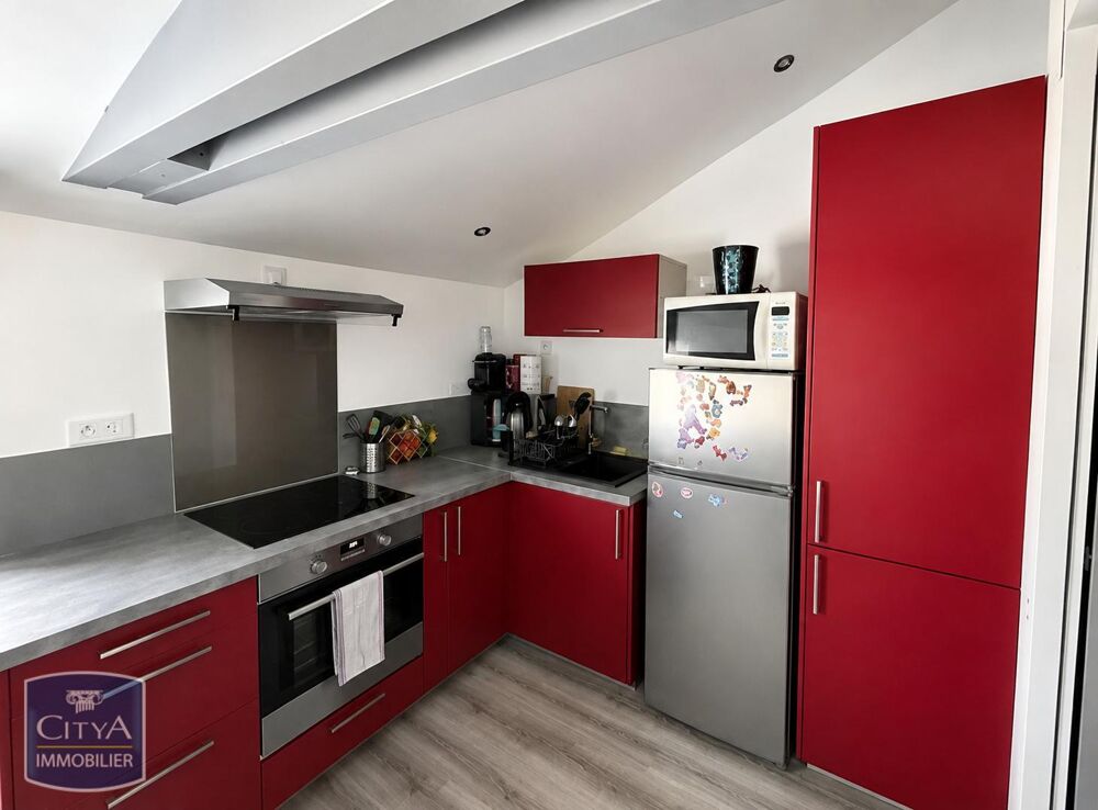 À LOUER : Appartement T1 rénové et meublé situé à Cholet....