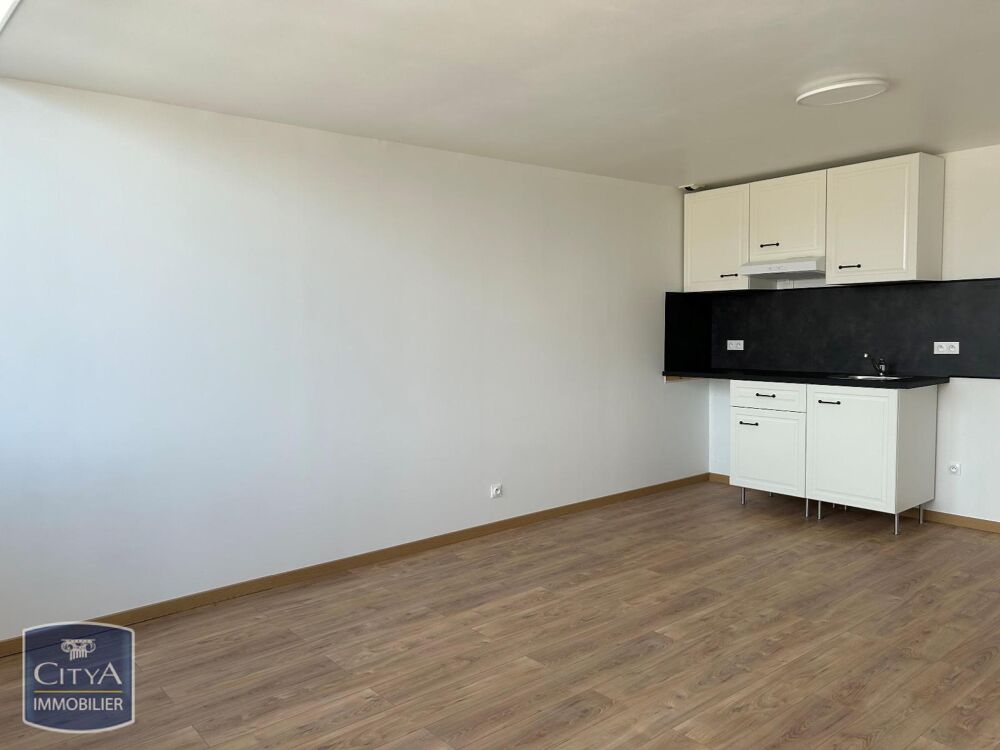 À LOUER : Appartement rénové T1 situé à Amiens. Ce bien ....