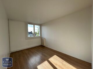  Appartement à louer 4 pièces 76 m²