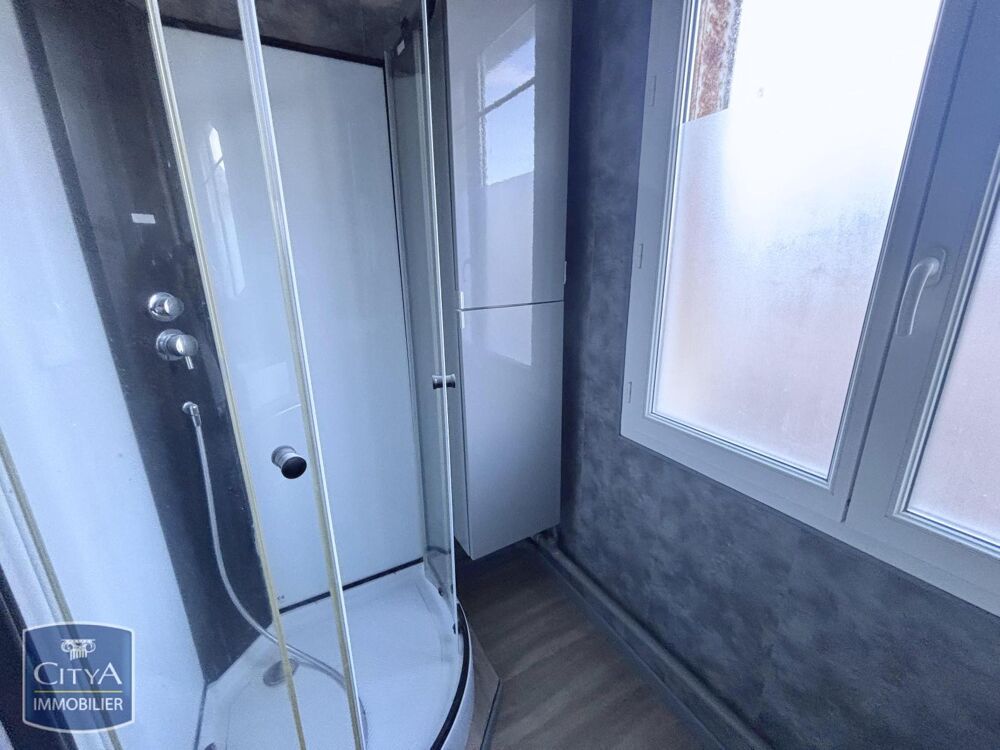 À louer : Appartement rénové T2 situé à Doudeville. Ce b....